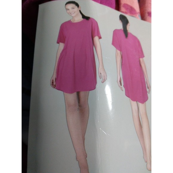 NWT Woman's Size Small 4 - 6 Sleep Shirts Gown 2 Pack 1 Floral 1 Solid NEW - Picture 3 of 3